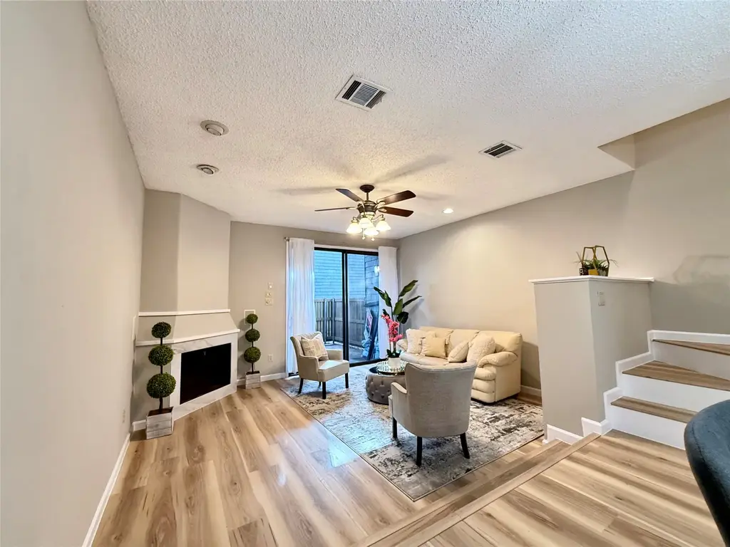 7122 Wood Hollow Drive 106, Austin