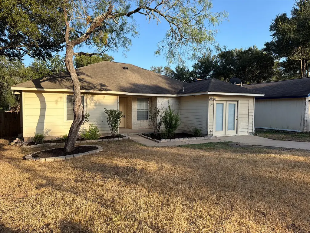 103 N Mockingbird Circle, Cedar Creek