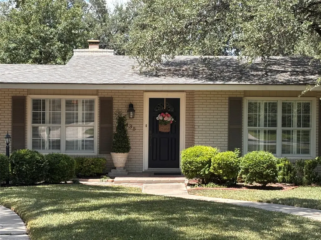 435 Forrest Hill Drive, San Antonio