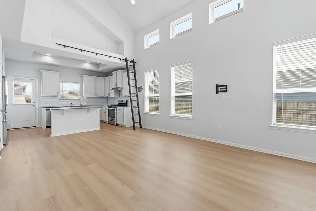 10221 Forest Grove Drive, Austin