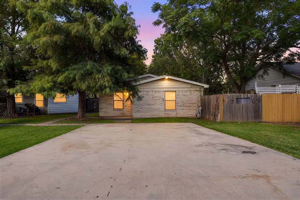 829 Ken Street, Austin