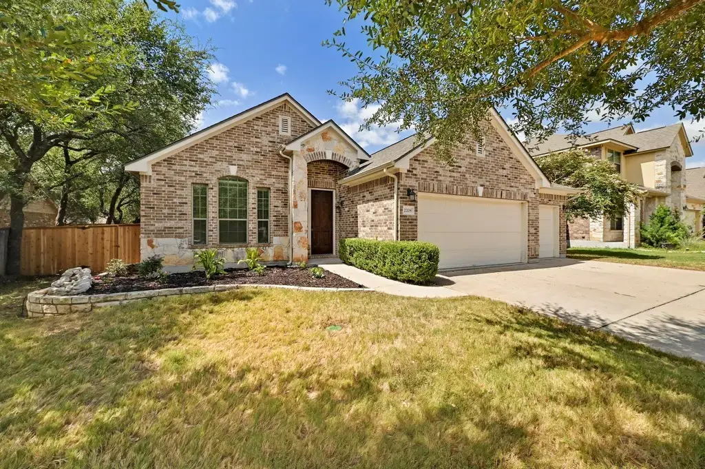 2208 Lookout Range Drive, Leander