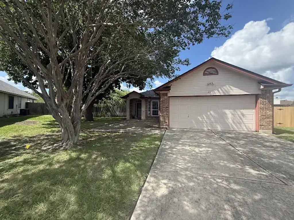 211 Brent Boulevard, Kyle