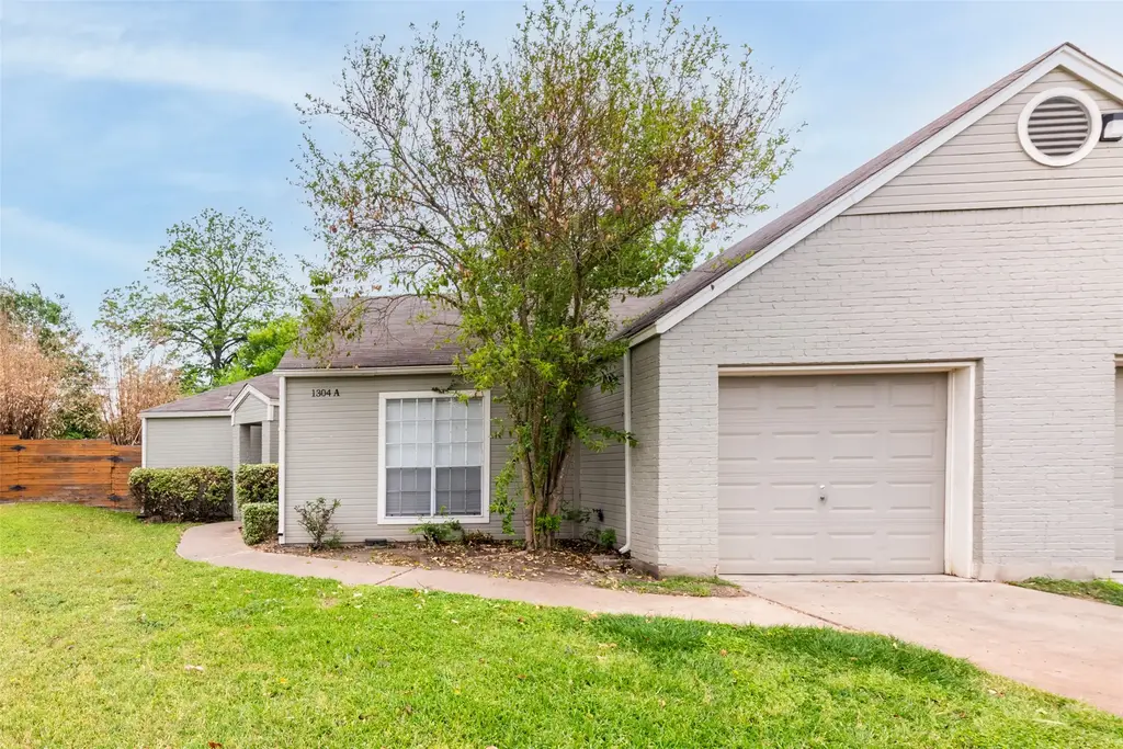 1304 Danbury Square Square A, Austin