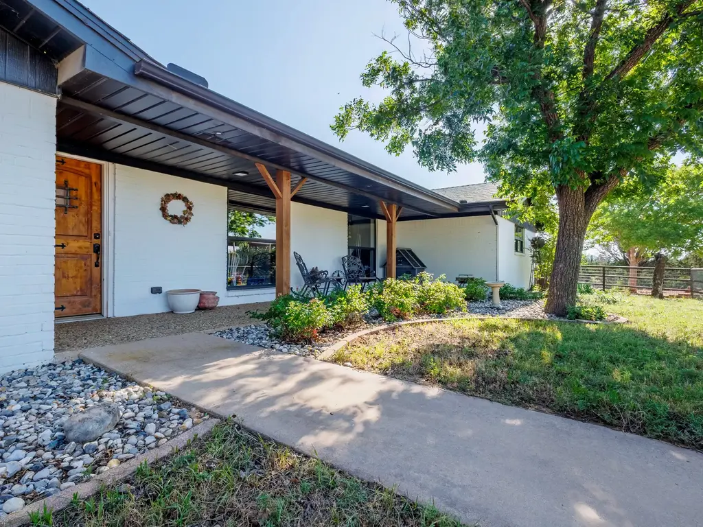 120 County Road 321, Abilene