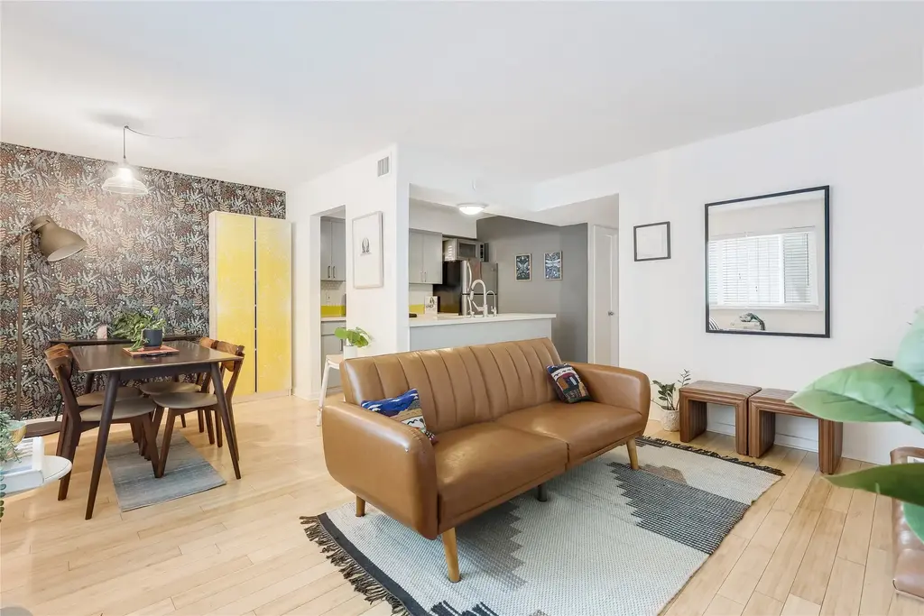 2303 E Side Drive 201, Austin