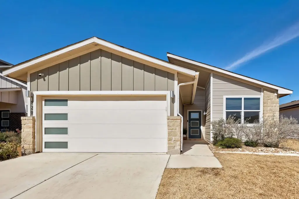 129 Cupreata Lane, Leander
