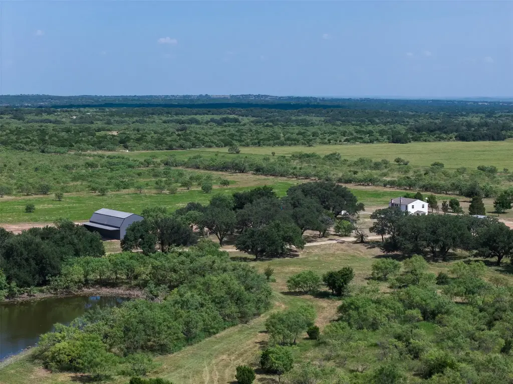 267 Private Road 920, Rochelle