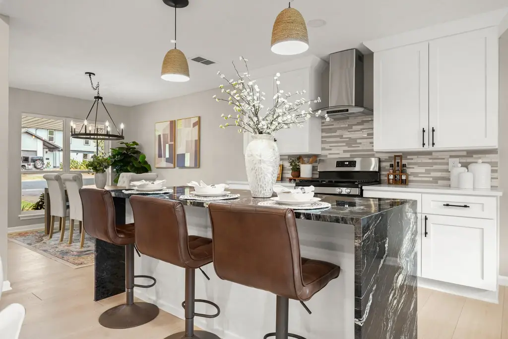 1102 Inland Green, Austin
