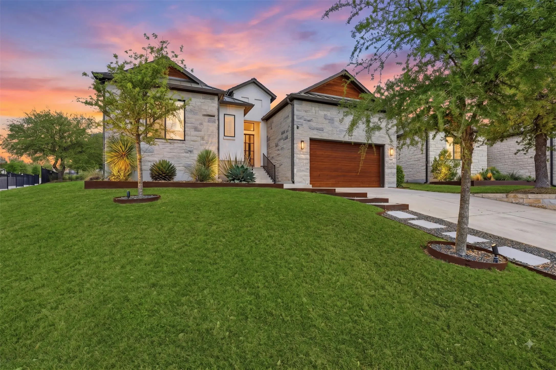 Photo of Listing #3164826