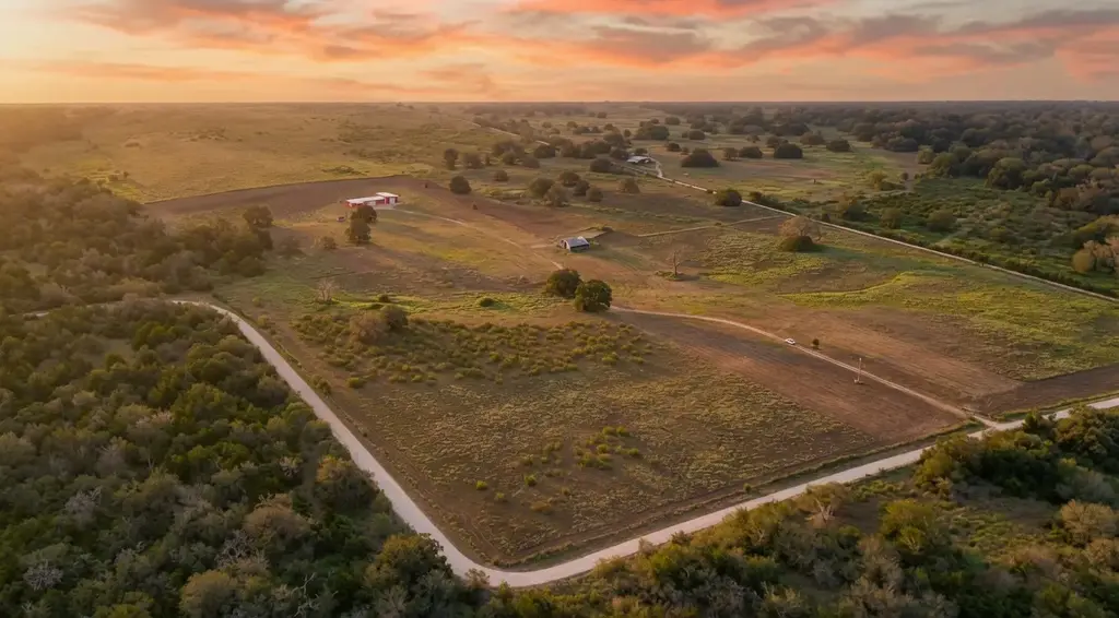 5043 Old Waelder Road, Flatonia