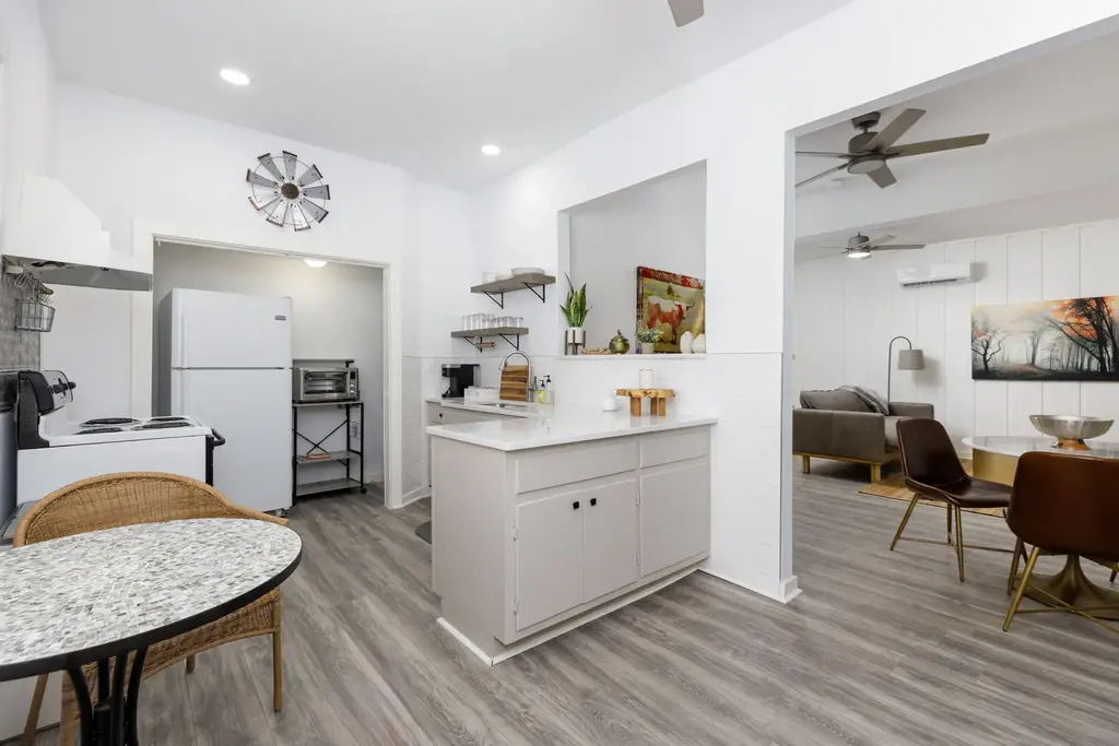 110 E Craig Place C, San Antonio