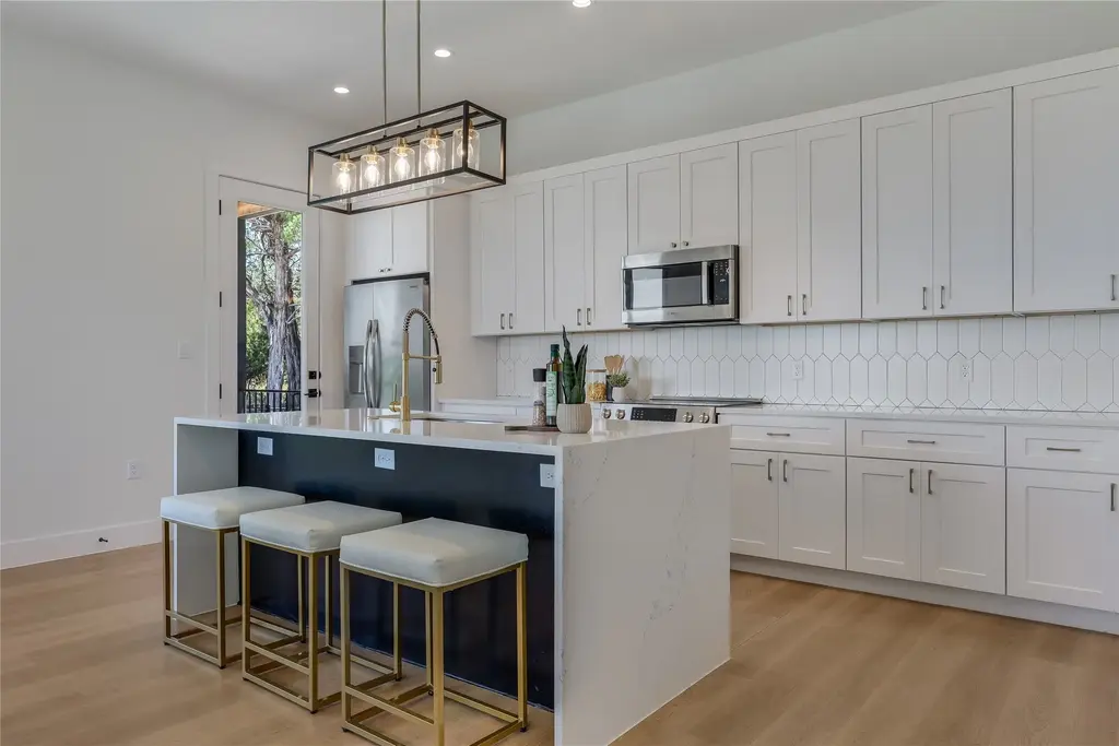 20202 Lincoln Cove, Lago Vista