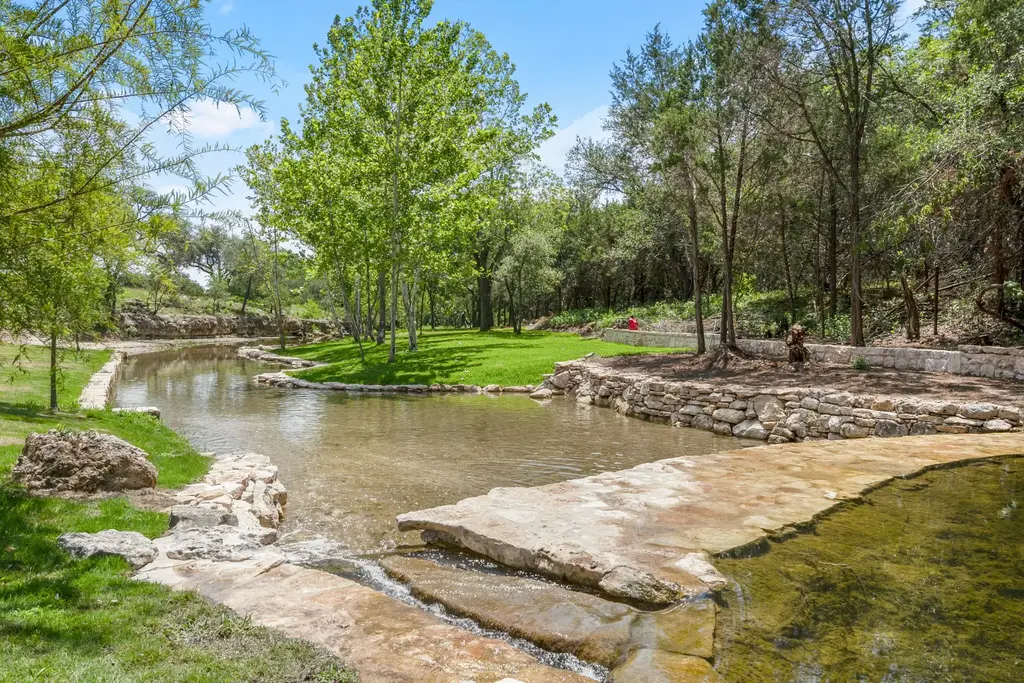 5115 Twin Acres Drive, Austin