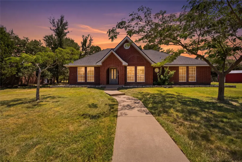 8221 Mountain Drive, Salado