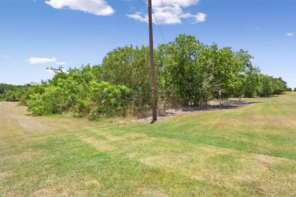 24485 E Avenue C, Buckholts