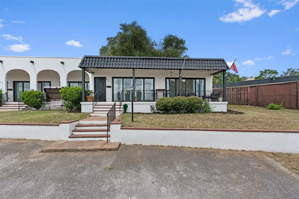 411 Seawind, Lakeway