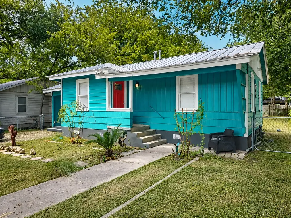200 Nelray Boulevard, Austin