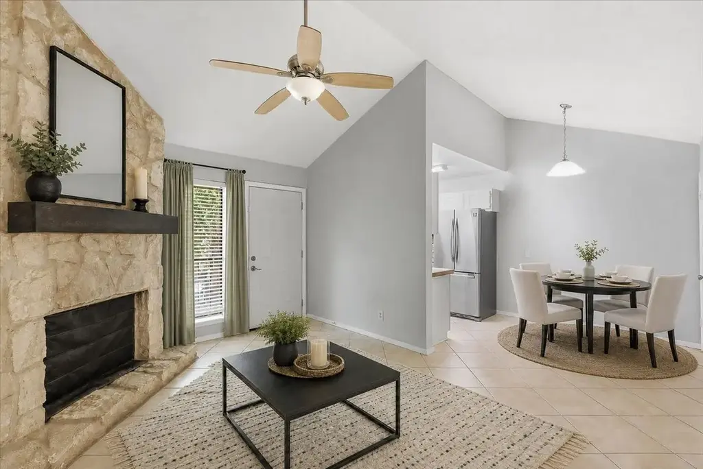 4307 S 1st Street 206, Austin