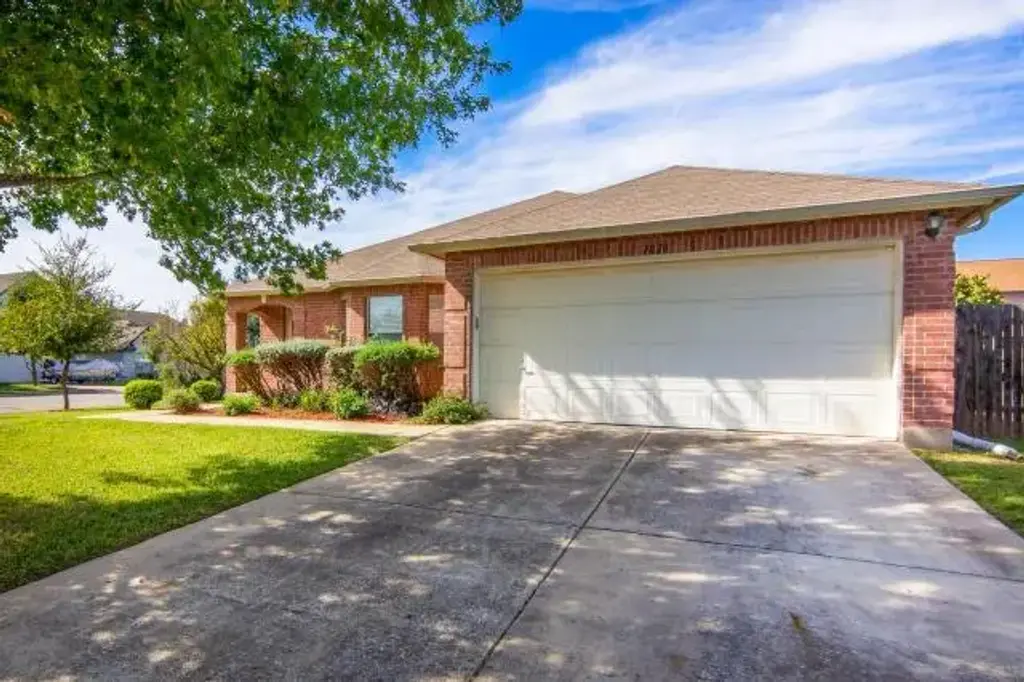 1020 Skylark Hill Lane, Pflugerville
