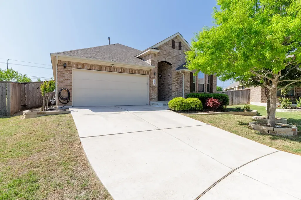 1520 Daylily Loop, Georgetown