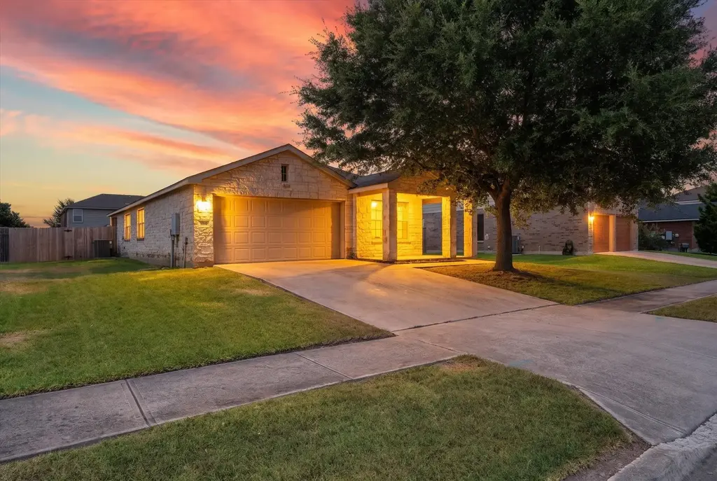 411 Leo Lane, Killeen