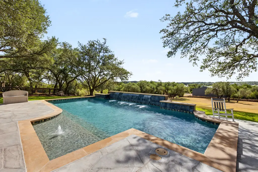 607 Bending Oak Drive, Dripping Springs