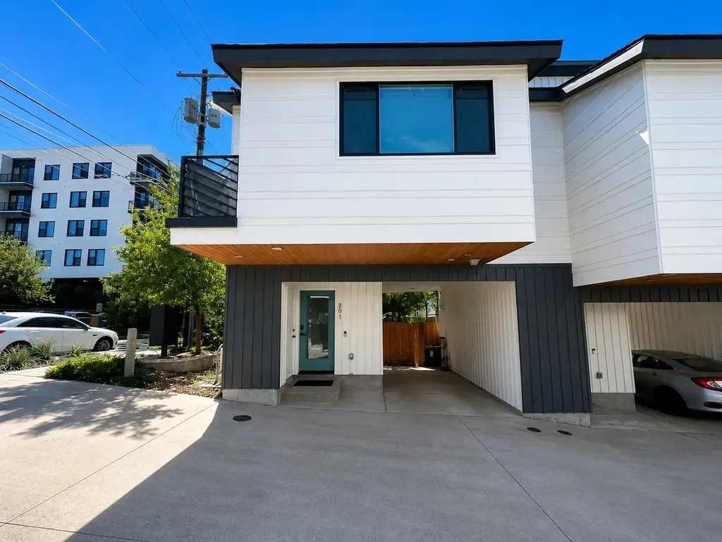 913 Duncan Lane 201, Austin