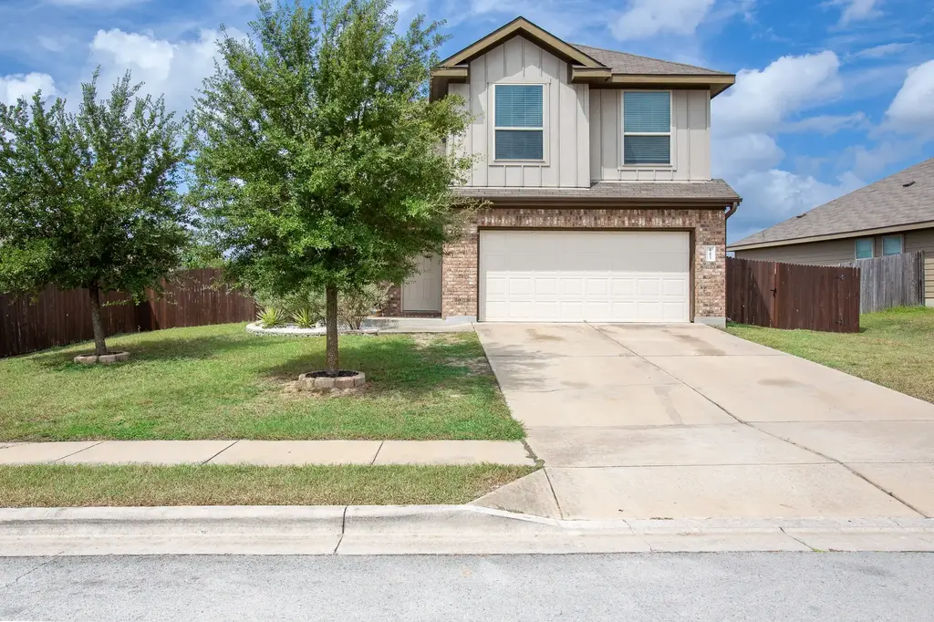 443 Dragon Ridge Road, Buda