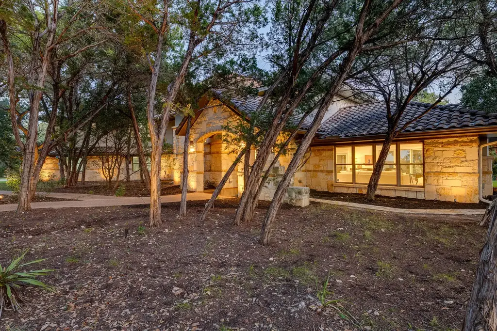 813 Moonlight Bay Drive, Spicewood