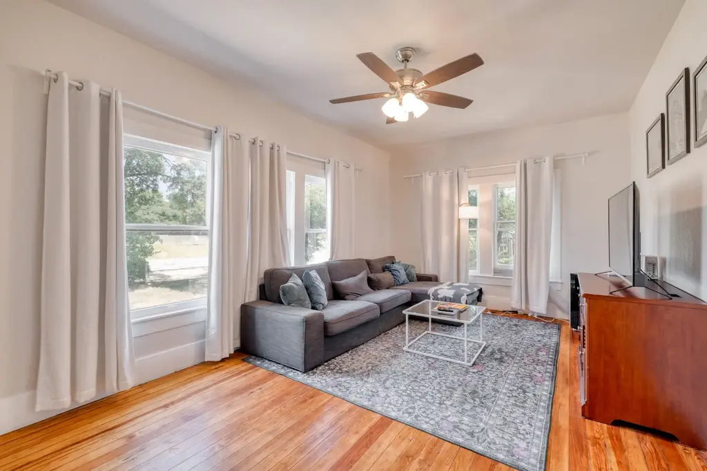 905 Bellview Avenue, Round Rock