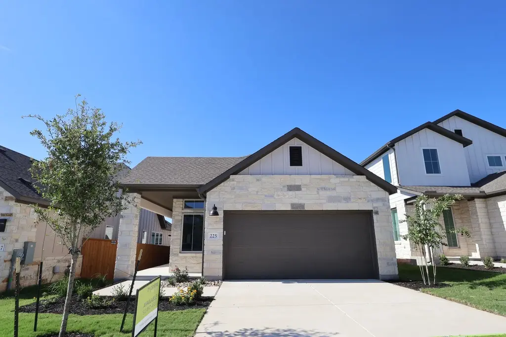 225 Grayson Elm Pass, Dripping Springs