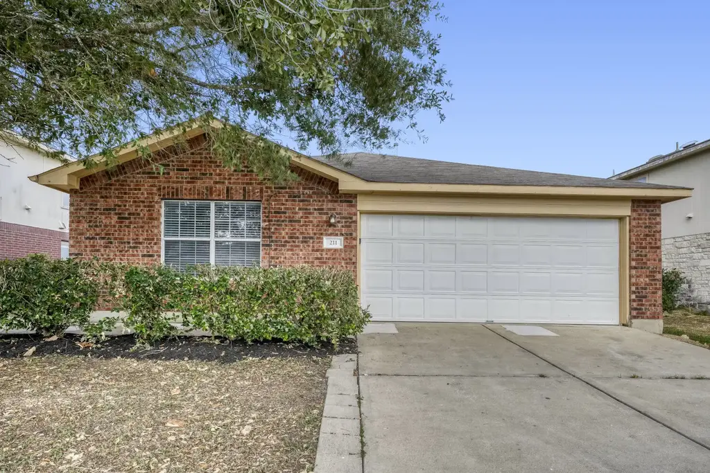 211 Remington Run, Bastrop