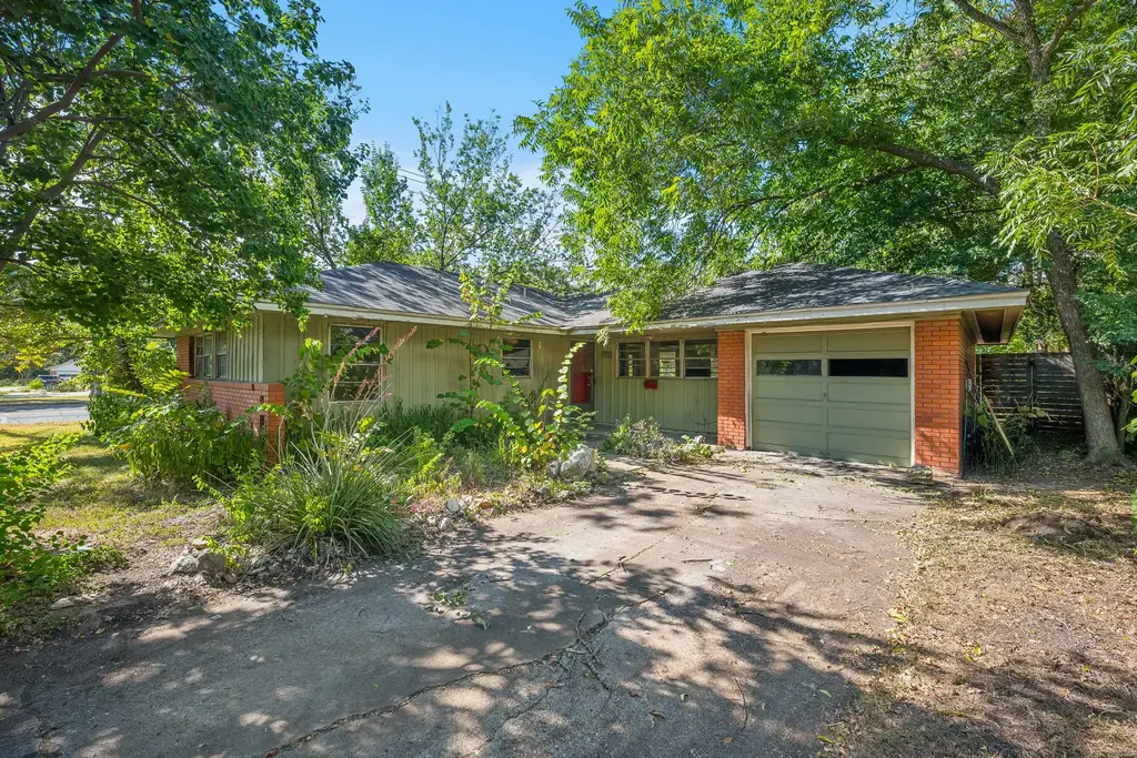 1613 Larkwood Drive, Austin