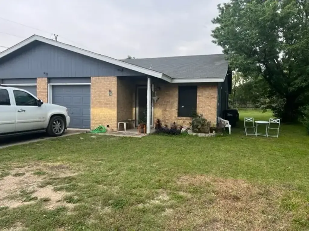 201 W Goforth Road, Buda