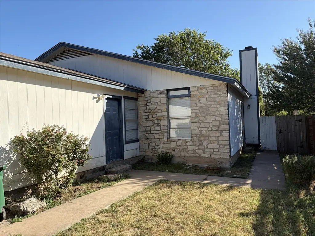 8710 Piney Point Drive A, Austin