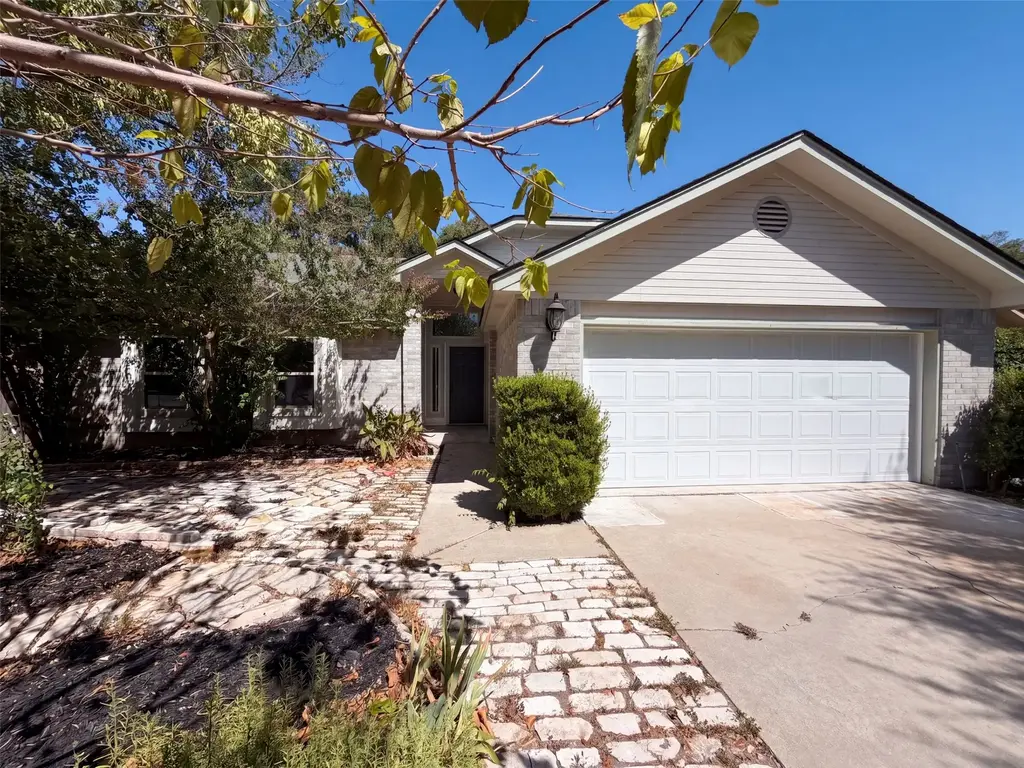 605 Hawthorne Lane, Round Rock