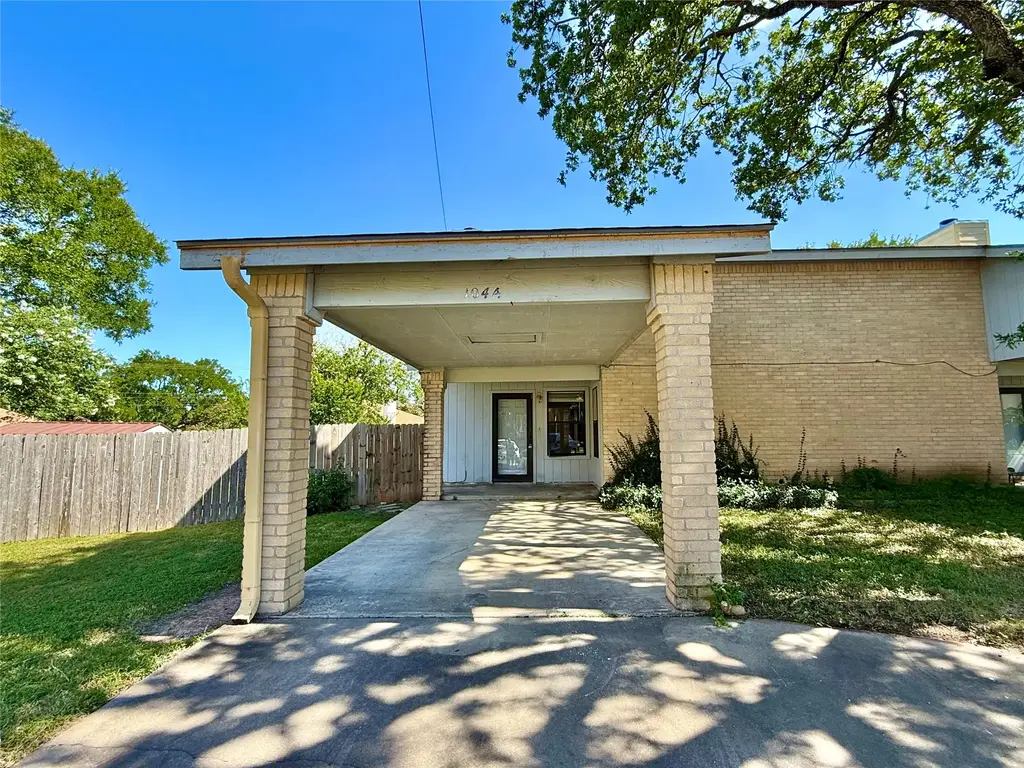 104 Verna Spur A, Georgetown