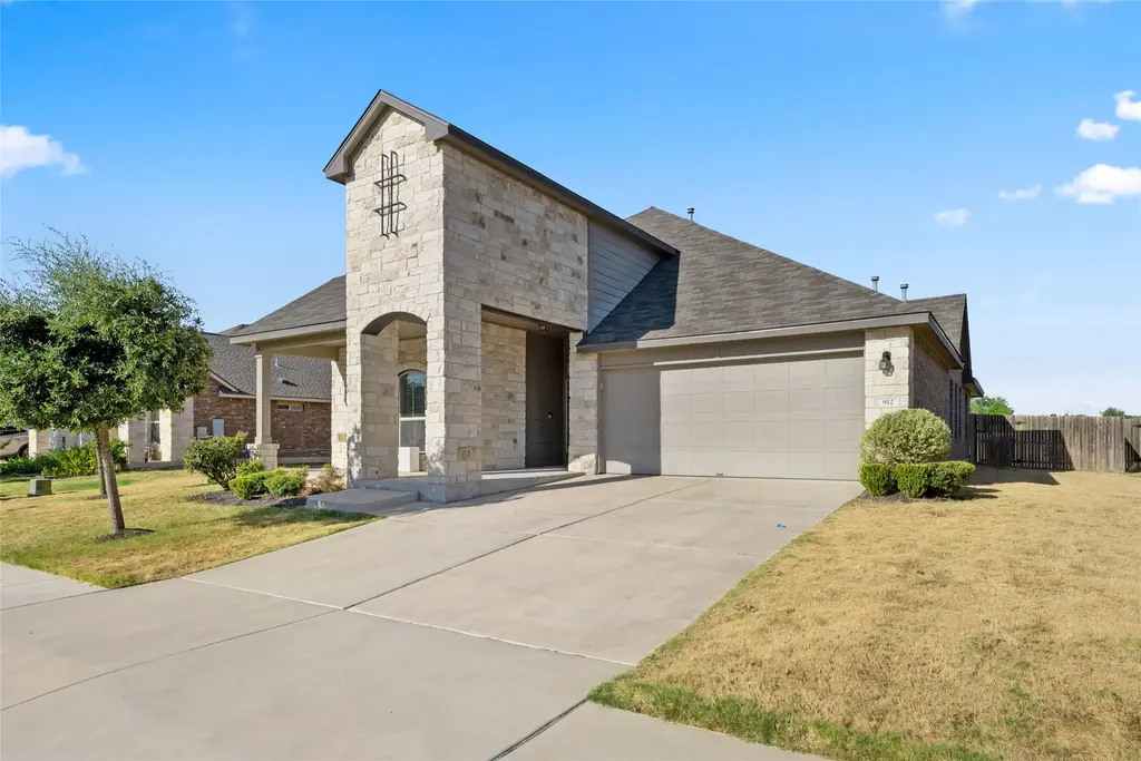 912 Canvasback Creek Drive, Leander