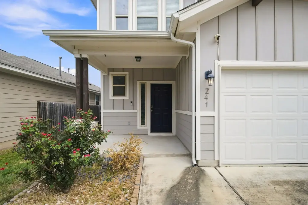 241 Eagle Brook Lane, Buda