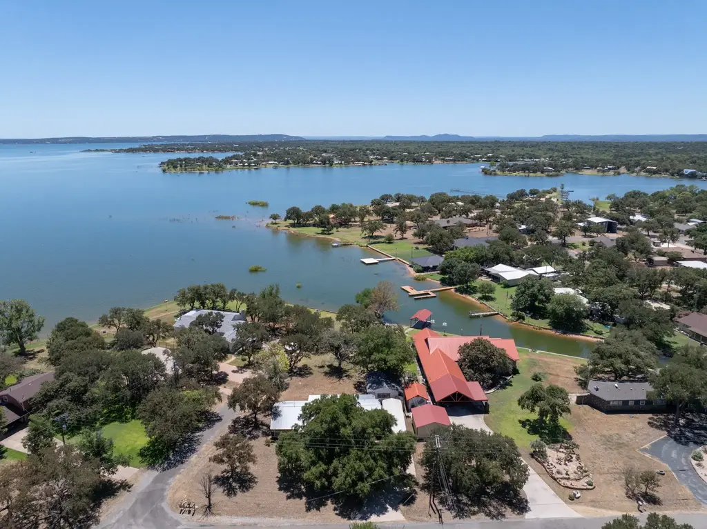 606 Cedar Drive, Buchanan Dam