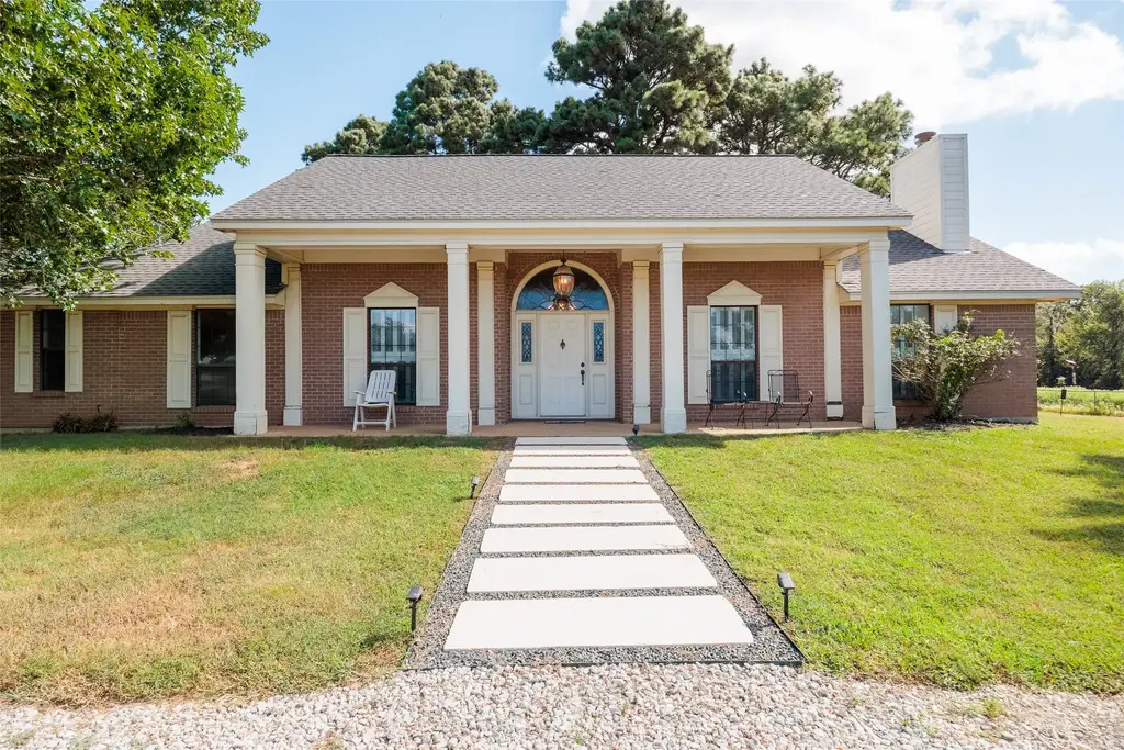 161 County Road 441, Thorndale