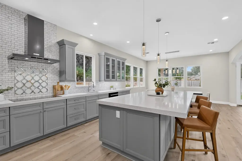 13201 Mansfield Drive, Austin