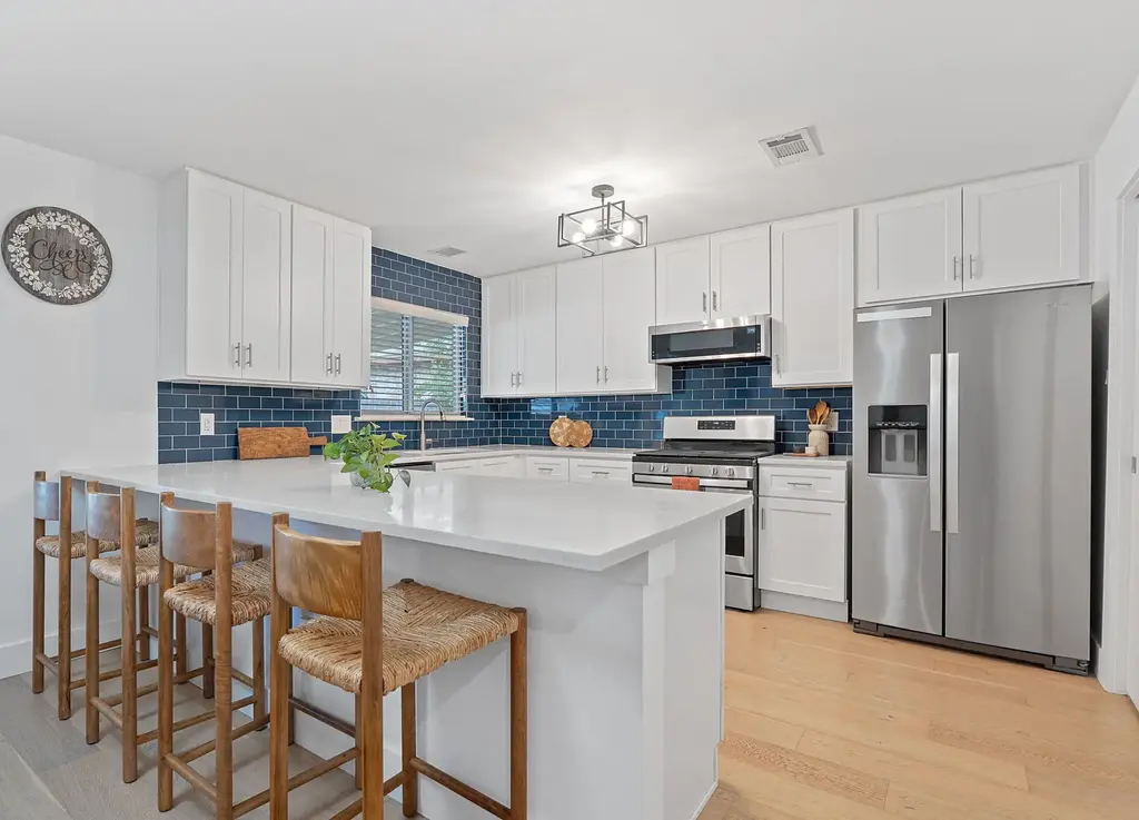6008 Smith Oak Trail, Austin