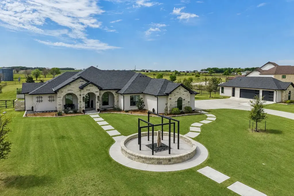 173 Via Lago, Belton
