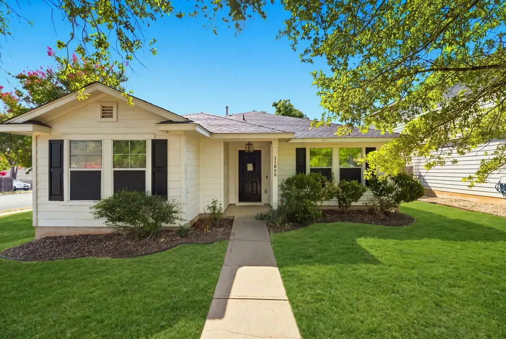 11809 Briarcreek Loop, Manor