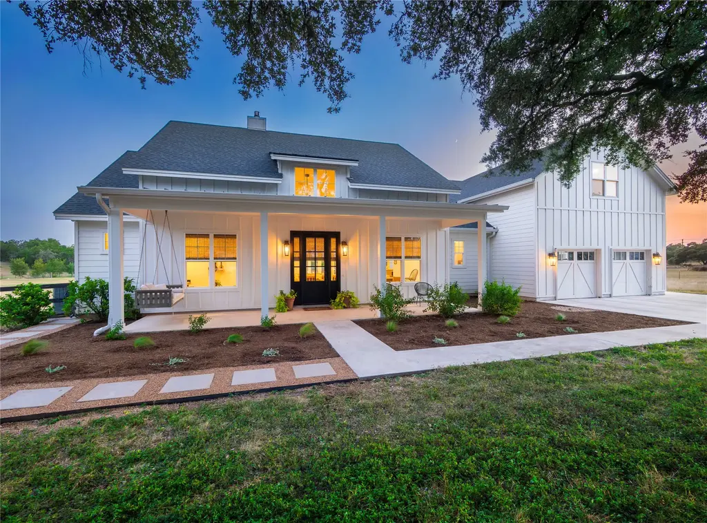 112 Roanoak Drive, Dripping Springs