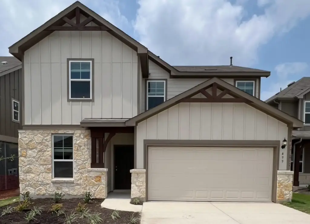 499 Tree Nut Loop, Buda