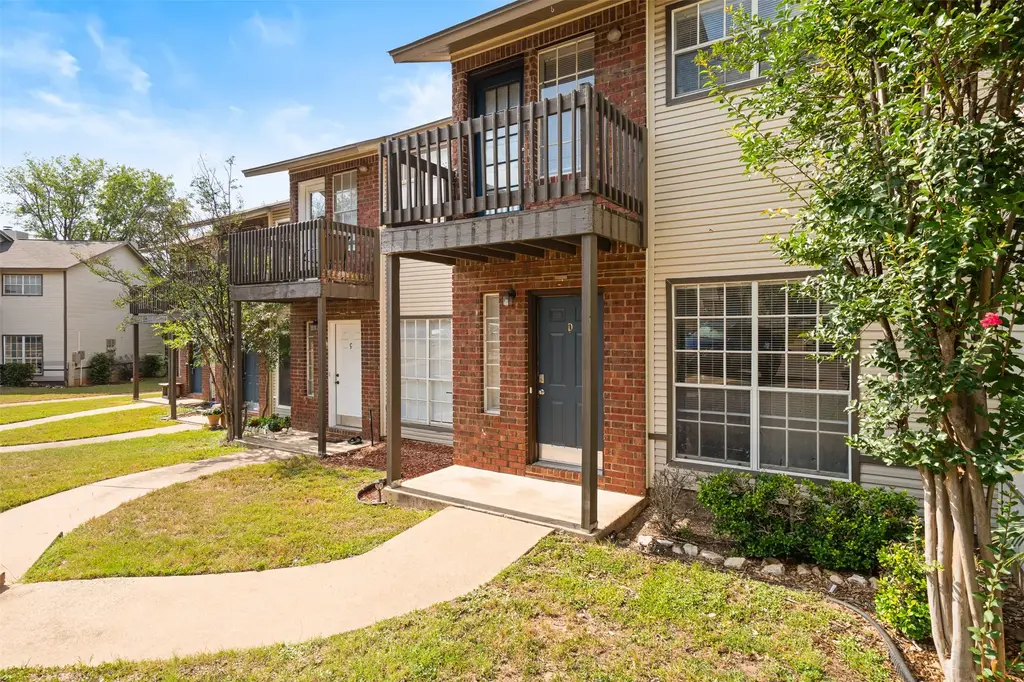 1815 River Crossing Circle D, Austin