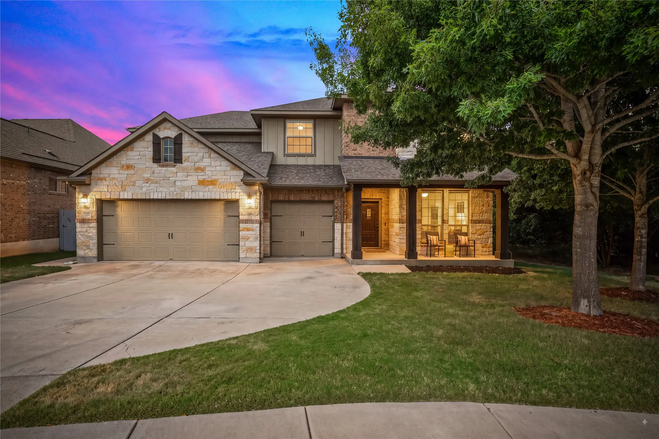 Photo of Listing #1657342